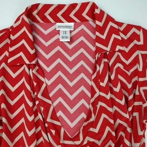 🔴 Motherhood Red Tan Chevron Faux Wrap Top Med - Picture 2 of 13